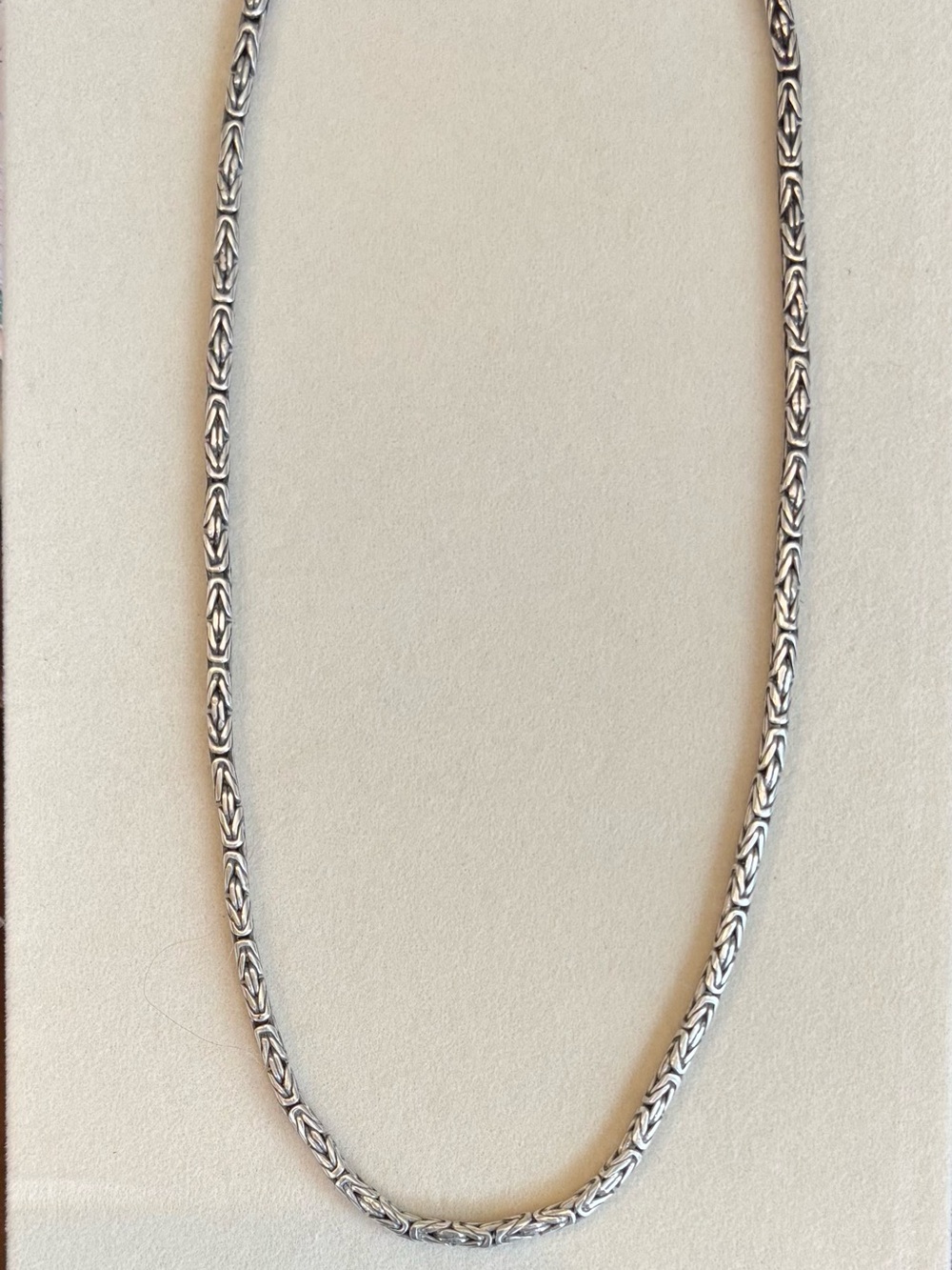 Byzantine chain with hook closure